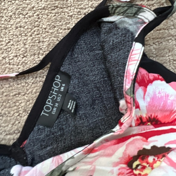 Topshop floral jumpsuit. - Picture 3 of 3